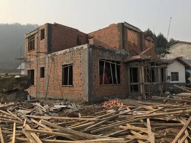 湖南省人民政府辦公廳關(guān)于進(jìn)一步加強(qiáng)農(nóng)村住房質(zhì)量安全監(jiān)管的通知 湖南省人民政府辦公廳關(guān)于進(jìn)一步加強(qiáng)農(nóng)村住房質(zhì)量安全監(jiān)管的通知